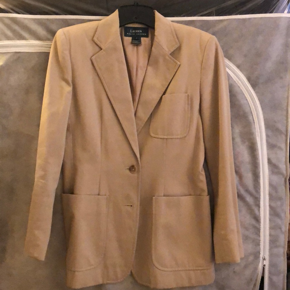Lauren Ralph Lauren beautifully lined classic 2 button blazer